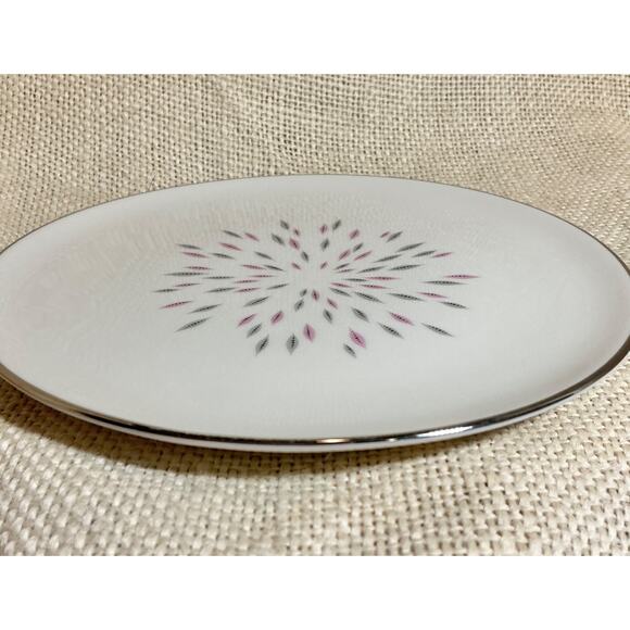 ROYAL JACKSON Festival Parisienne 6 3/8 in MCM pink gray petals appetizer plate - Picture 2 of 5